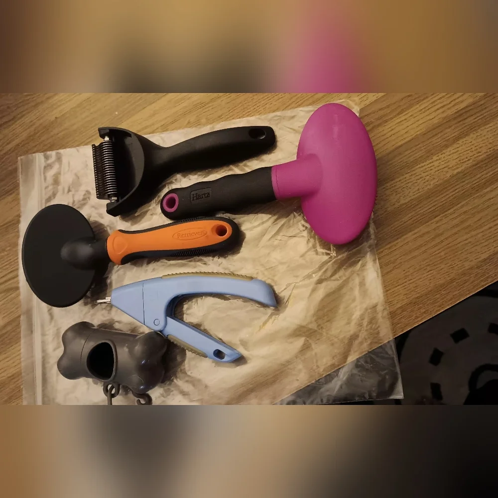Pet Grooming Tool Set with Assorted Colors